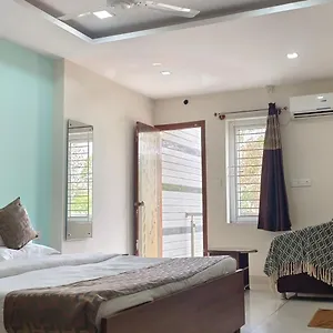 https://sugamya-corner-guesthouse.mysorehotels.org