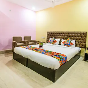 https://sarweshwary-n-1-71-near-trauma-center-madhav-market.hotels-varanasi.com